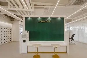 그린&골드 시그니처 피트니스센터 브랜드월 디자인